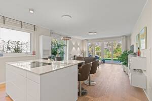 Exklusive Wohnung mit moderner Ausstattung und Gartenidylle - fußläufig zum Ortskern Volksdorf – 22359 Hamburg – Vorschaubild 2