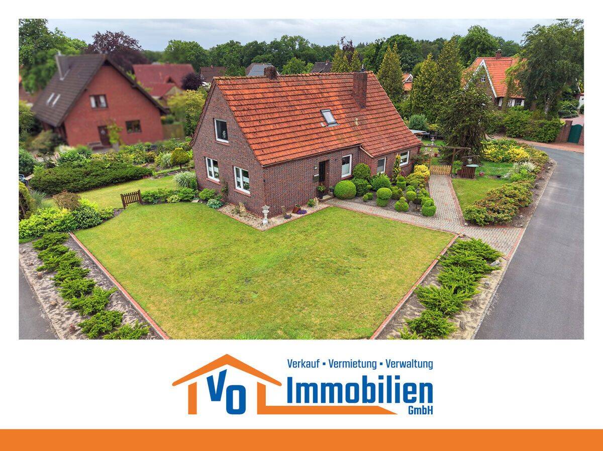 Einfamilienhaus mit Doppelgarage auf großzügigem Eckgrundstück in Friedeburg