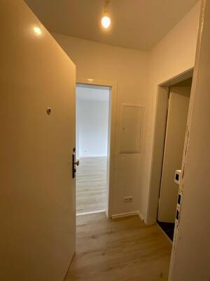 2 Zimmer mit Balkon in ruhiger Lage.. – 47137 Duisburg – Vorschaubild 2