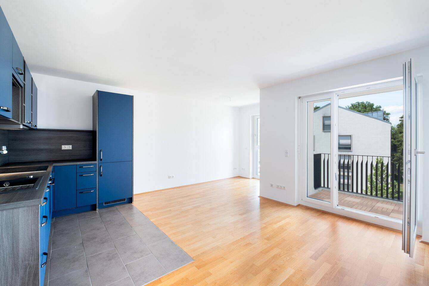 Moderne, bezugsfreie 2-Zimmer-Wohnung mit Loggia in ruhiger Lage – München – Vorschaubild 6