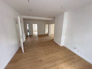 5 Zimmer in zentraler Lage in kernsaniertem Gründerzeithaus – 86153 Augsburg – Vorschaubild 3