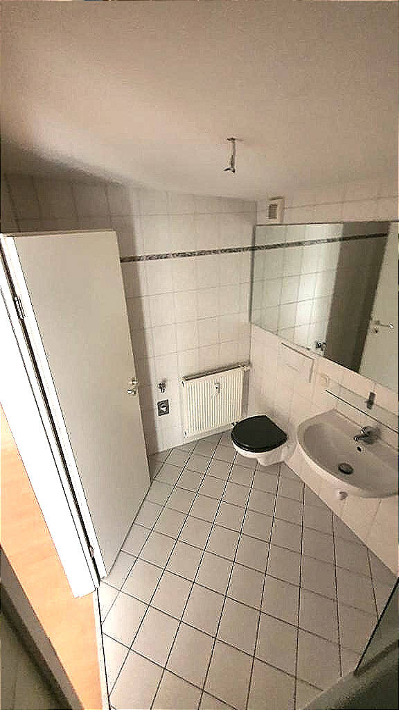 Helle 2-Zimmer-Wohnung mit Einbauküche und Dachterrasse in ruhiger und gepflegter & zentraler Lage in Magdeburg Alte Neustadt zu vermieten – Magdeburg – Vorschaubild 7
