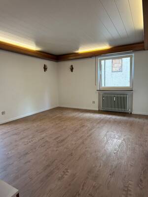 Frisch renoviert: 106 m² 4-Zi.-Wohnung mit Balkon und Bergblick in Lauterbach – 78730 Lauterbach – Vorschaubild 6