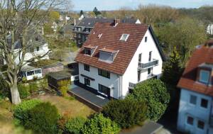 Investieren in Qualität: leerstehendes Mehrfamilienhaus mit 3 geteilten Einheiten in Köln – 51069 Köln – Vorschaubild 4