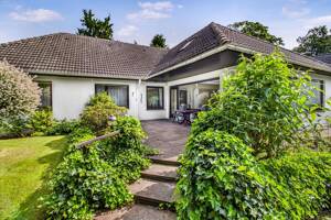 Bremen-Oberneuland: großzügiges freist. Einfamilienhaus mit 5 Zimmern, großem Grundstück und Garage – 28355 Bremen – Vorschaubild 2