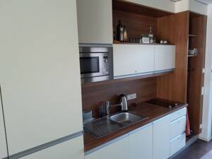Exklusive, gepflegte 1-Raum-Wohnung mit gehobener Innenausstattung mit Einbauküche in Olching – 82140 Olching – Vorschaubild 4