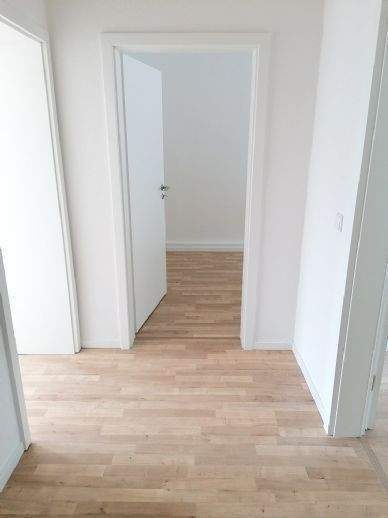 !! mit Einbauküche, 3-Raum-Wohnung mit Laminat in ruhiger Nebenstraße !! – Chemnitz – Vorschaubild 7