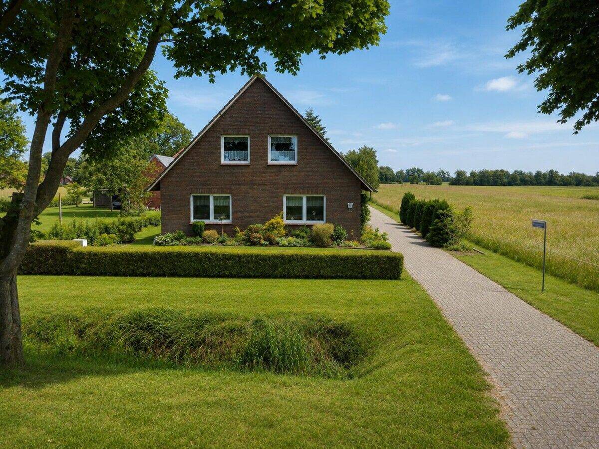 Wohnen im Grünen: Familienfreundliches Einfamilienhaus mit Garage – Ihlow – Vorschaubild 3