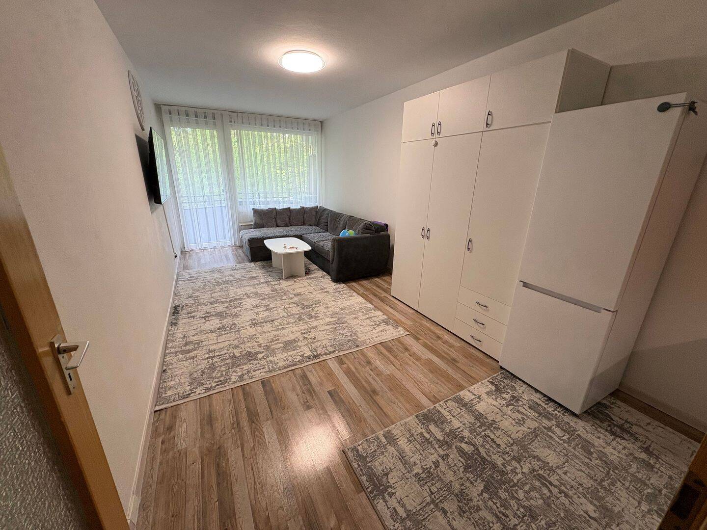 Gepflegte 1-Zimmer-Wohnung mit Balkon & Einbauküche in München-Am Hart – München – Vorschaubild 5