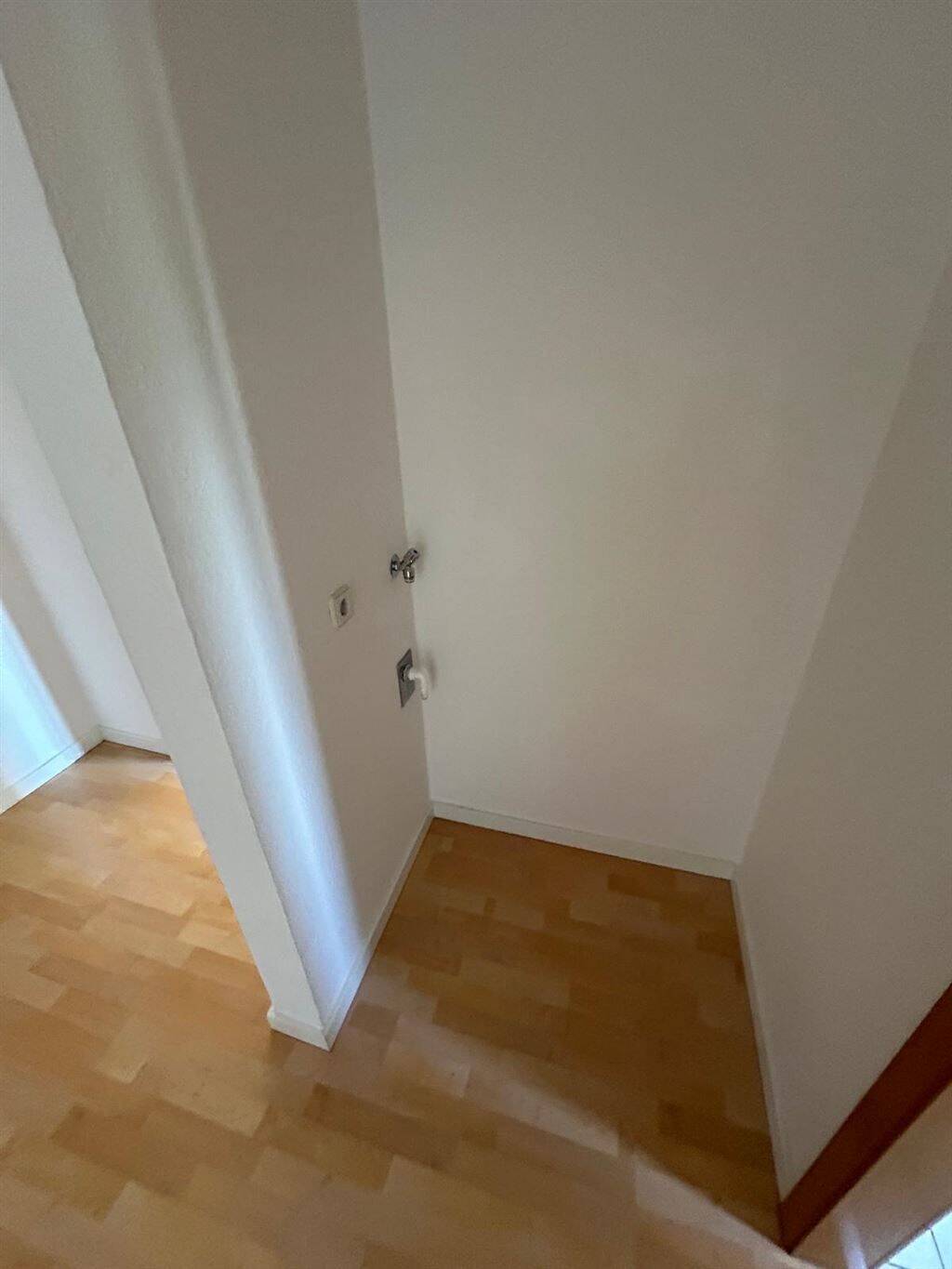 Gemütliche und vermietete DG 2-Zimmer mit Laminat und EBK in guter Lage – Chemnitz – Vorschaubild 6
