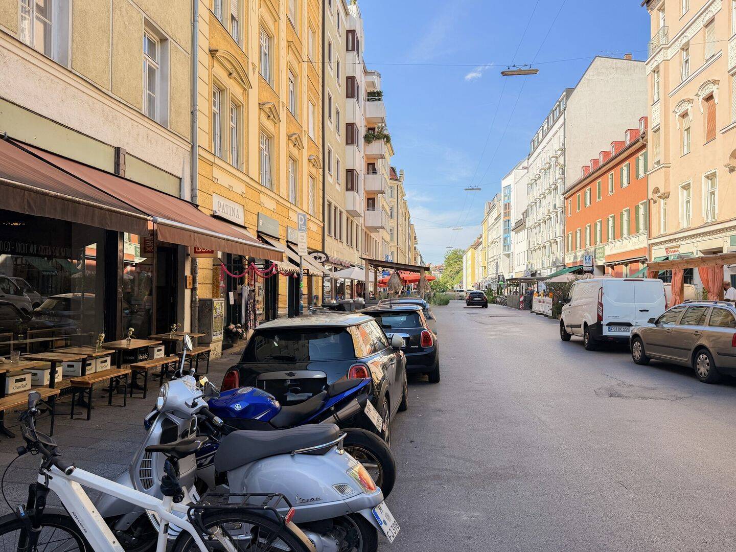 Großzügige 3-Zimmer-Wohnung mit Sonnenterrasse in begehrter Lage der Maxvorstadt mit TG-Stellplatz – München – Vorschaubild 2