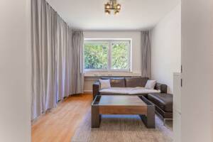 Charmante 2,5-Zimmerwohnung - möbliert, hochwertig saniert, sofort vermietbar – 80687 München – Vorschaubild 2