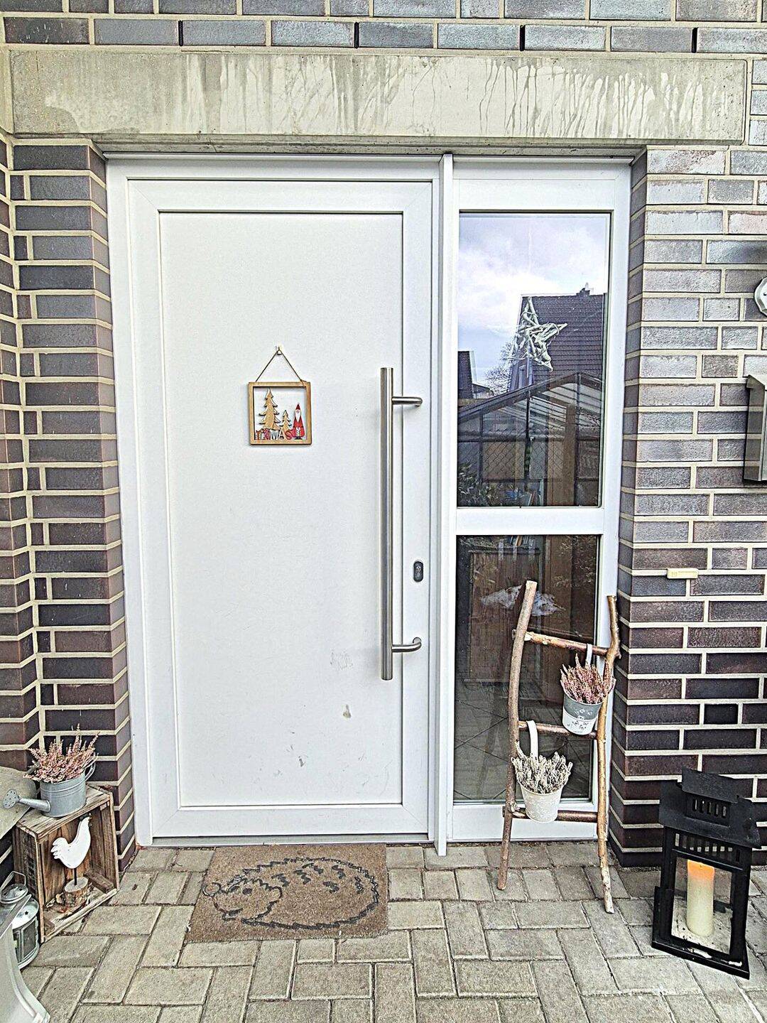 Gepflegte Doppelhaushälfte in zweiter Baureihe mit Carport in Delmenhorst – Delmenhorst – Vorschaubild 3