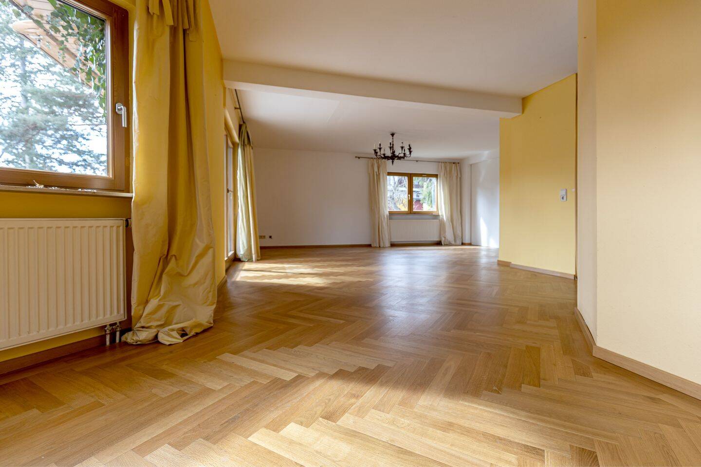Modernisiertes Mehrfamilienhaus mit 3 Wohneinheiten, Doppelgarage & großem Grundstück – Gotha – Vorschaubild 4