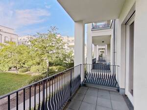Elegantes Wohnen in Düsseldorf: Großzügige 3-Zimmer-Wohnung mit Balkon, Concierge-Service uvm. – 40549 Düsseldorf – Vorschaubild 2