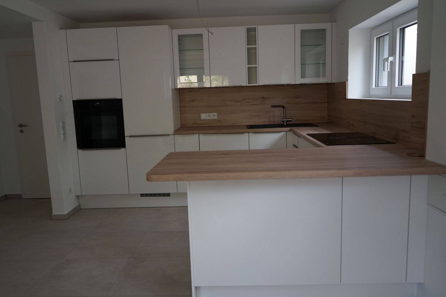 Teilmöblierte neuwertige 2-Zimmer-Wohnung in Nürnberg-Laufamholz zu vermieten – Nürnberg – Vorschaubild 2