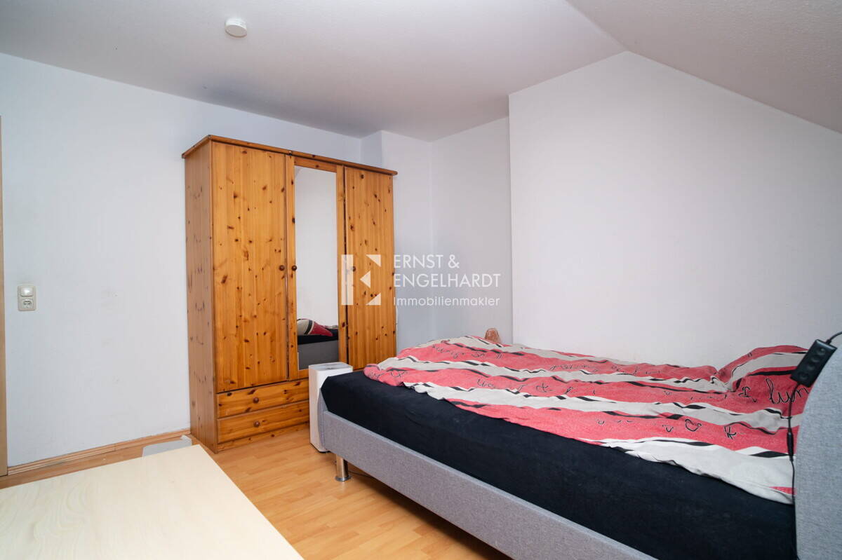 Attraktive 2,5-Zimmer-Maisonettewohnung in gepflegter Wohnanlage mit Stellplatz – Würzburg – Vorschaubild 2