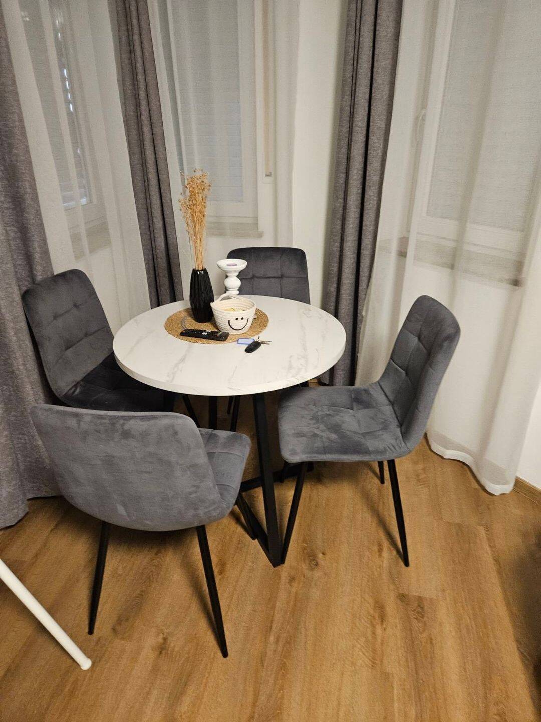 Wohnen mit Charakter: Kompaktes Apartment – Erding – Vorschaubild 2