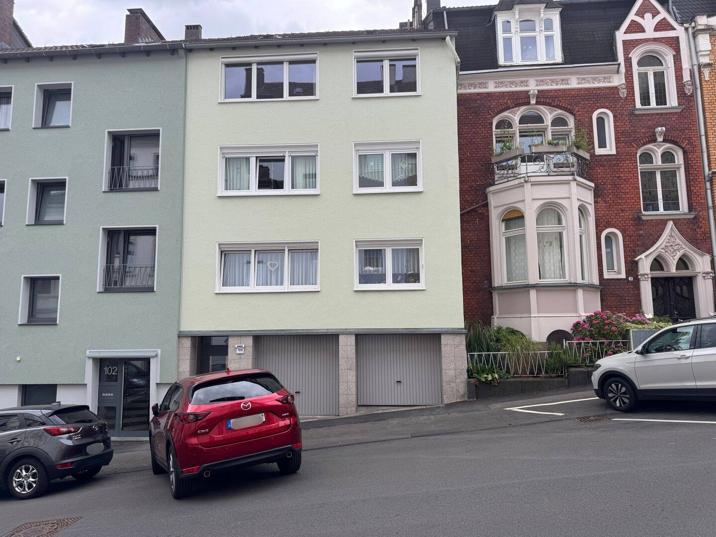 Schöner Weitblick inklusive - gepflegte Wohnung mit großem Balkon und Garage nahe der Wupper