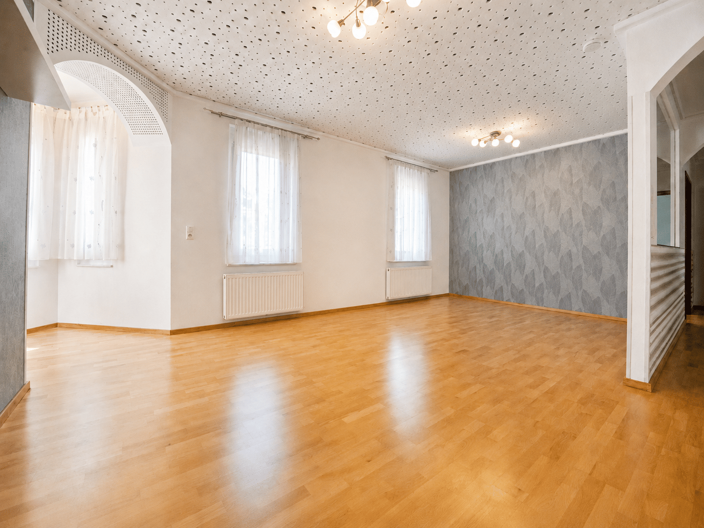 Bezugsfreie 4-Zimmer-Wohnung in saniertem Jugendstilgebäude mit Aufzug in Nürnberg Sankt Leonhard! – Nürnberg – Vorschaubild 9