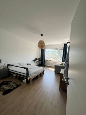 Freundliche Drei- Zimmer Wohnung in Stuttgart – 70178 Stuttgart – Vorschaubild 3