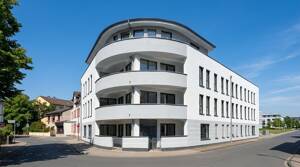 Modernes, vermietetes Penthouse mit Dachterrasse und TG- Stellplatz in Frankfurt-Süd