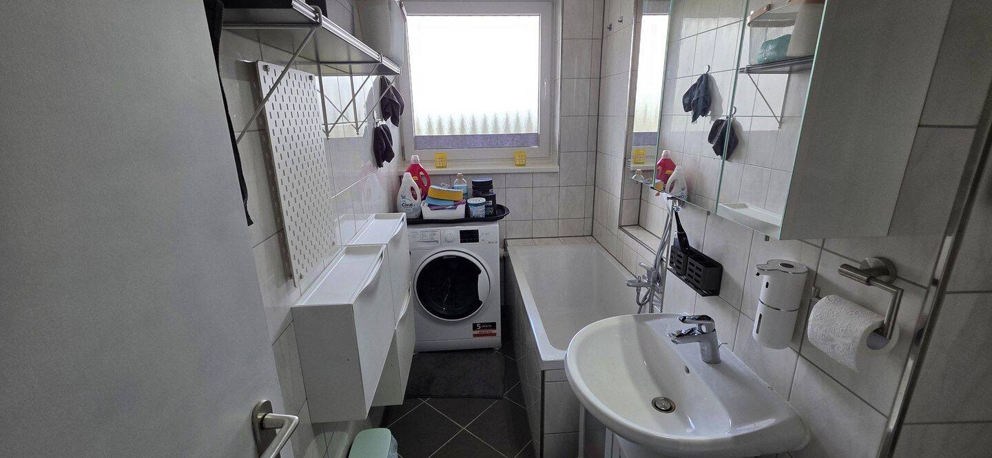 Provisionsfrei: modernisierte 2-Zimmer-Wohnung mit Fernblick, Küche & Stellplatz – Nürnberg – Vorschaubild 8