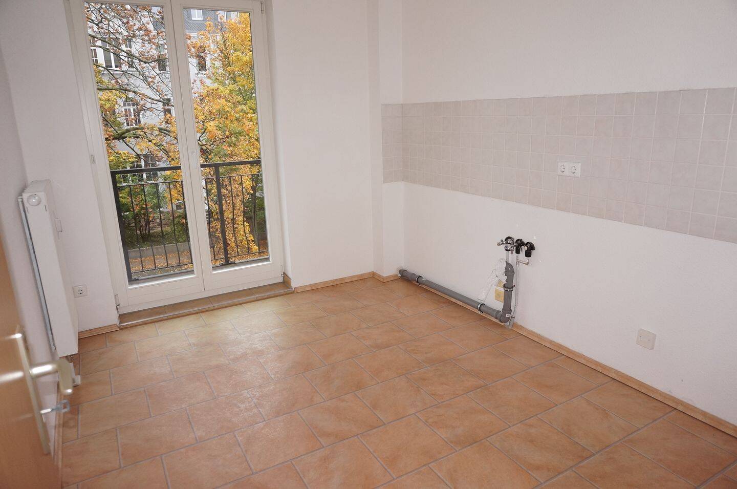 4. OG = DGmit Aufzug / Helle Wohnräume - Balkon an der Küche -WG-geeignet – Chemnitz – Vorschaubild 7