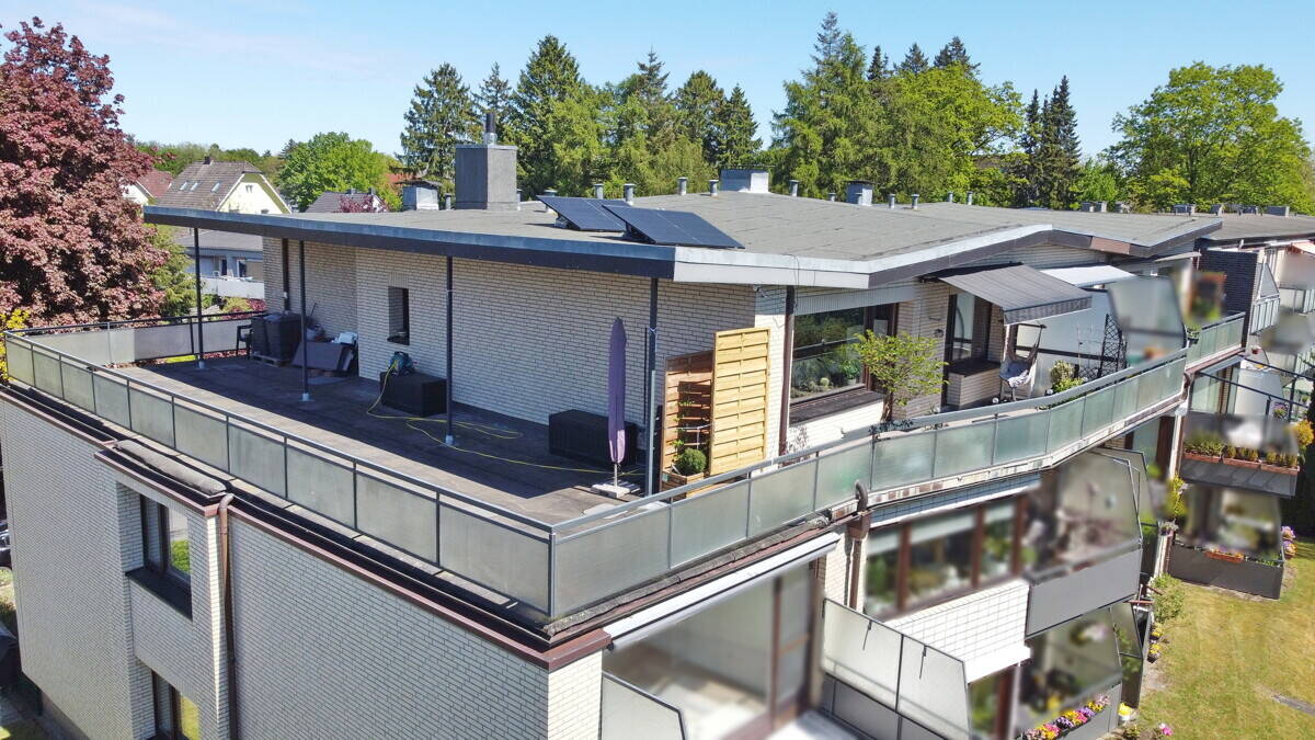 Vollsaniertes Penthouse mit 100m² Dachterrasse und Tiefgarage in Hamburg-Rahlstedt – Hamburg – Vorschaubild 2