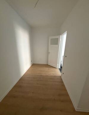 2 Zimmer-Wohnung mit Einbauküche, Erstbezug nach Renovierung – 21075 Hamburg – Vorschaubild 4