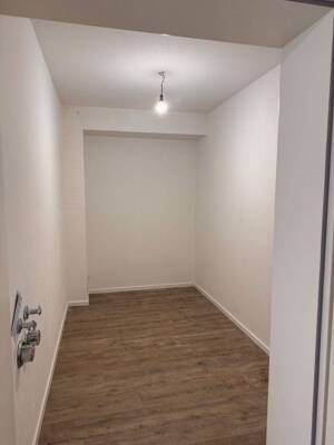 Rollstuhlgerechte Wohnung mit Stellplatz vor der Tür und Terrasse! – 20539 Hamburg – Vorschaubild 2