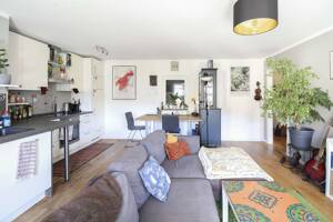 Wohnkomfort in begehrter Lage: Moderne 2-Zimmer-Wohnung mit Südbalkon und TG-Stellplatz – 70193 Stuttgart – Vorschaubild 2