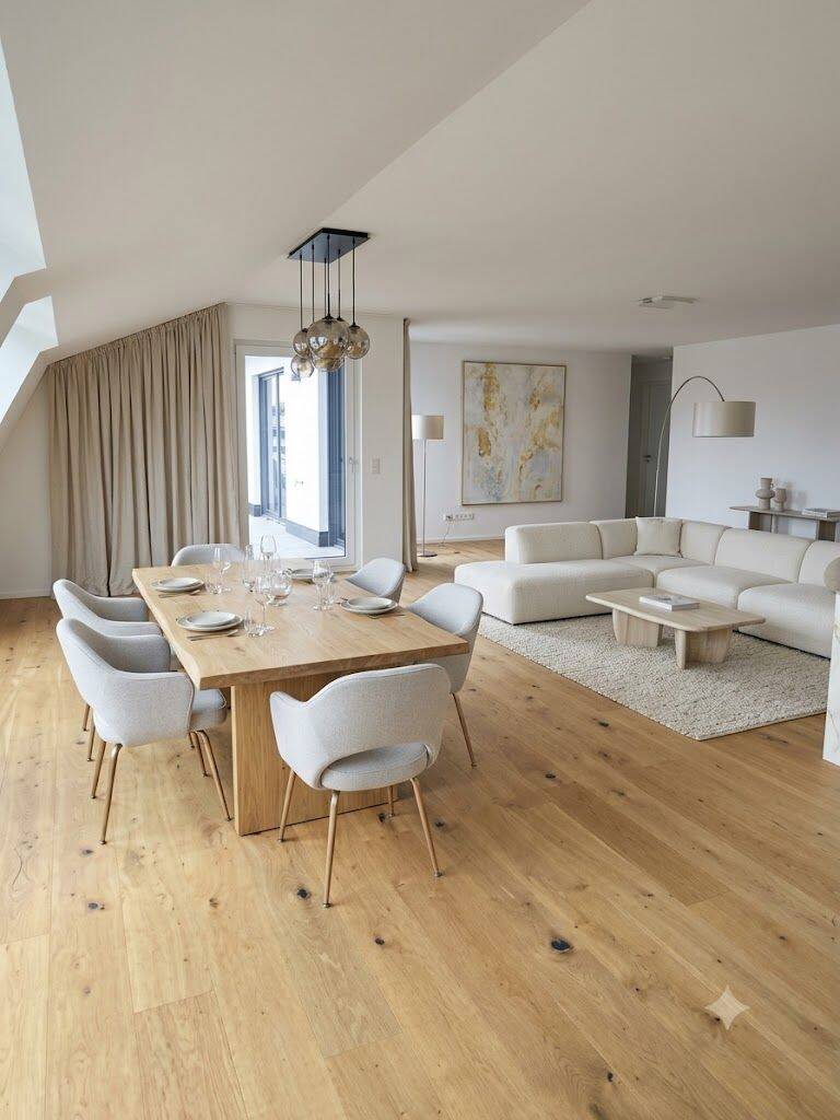 Großzügige, moderne 3 Zimmer Wohnung: Ganz oben, mit Aussicht und sehr viel Platz!