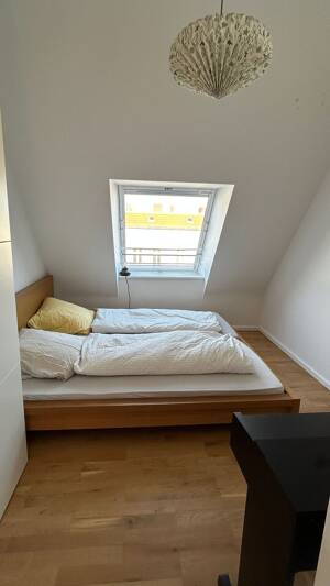 Dachgeschosswohnung mit 20qm -Dachterrasse, Kamin & Aufzug in verkehrsberuhigtem Bereich in Moabit – 10551 Berlin – Vorschaubild 9