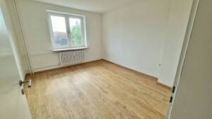 Schöne renovierte Wohnung (3ZiDKB) mit neuem Bad und mit Balkon, Karl-Lehr-Str. 163, Duisburg – 47057 Duisburg – Vorschaubild 3