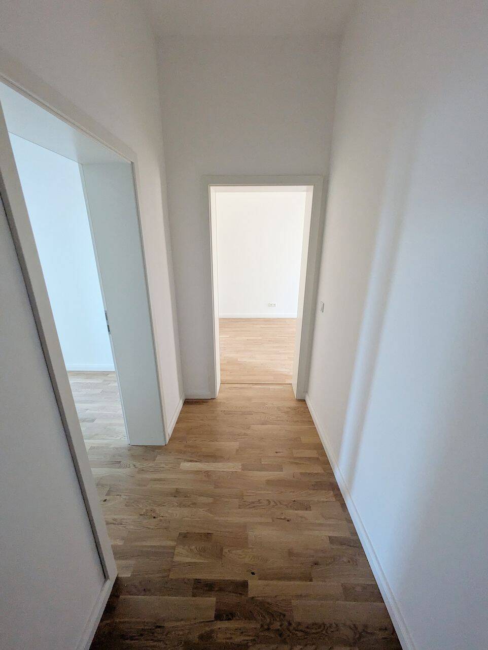 ++ einziehen & wohlfühlen - tolle 2,5-Raum Wohnung - Balkon, Parkett, modernes Badezimmer ++ – Chemnitz – Vorschaubild 4