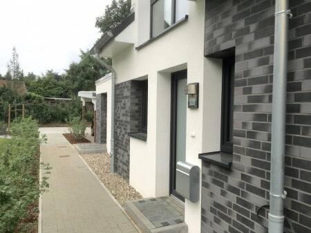 *** NEU - Hochwertiges und voll ausgestattetes Endreihenhaus mit eig. Garten in top Lage *** – Hamburg – Bild 1 von 9