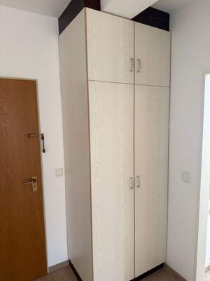 I. I. TEAM: Sofort einziehen, helle, großzügige 2-Zimmer-Wohnung mit 2 Balkonen im 2. Obergeschoss mit Aufzug! – 83088 Kiefersfelden – Vorschaubild 6