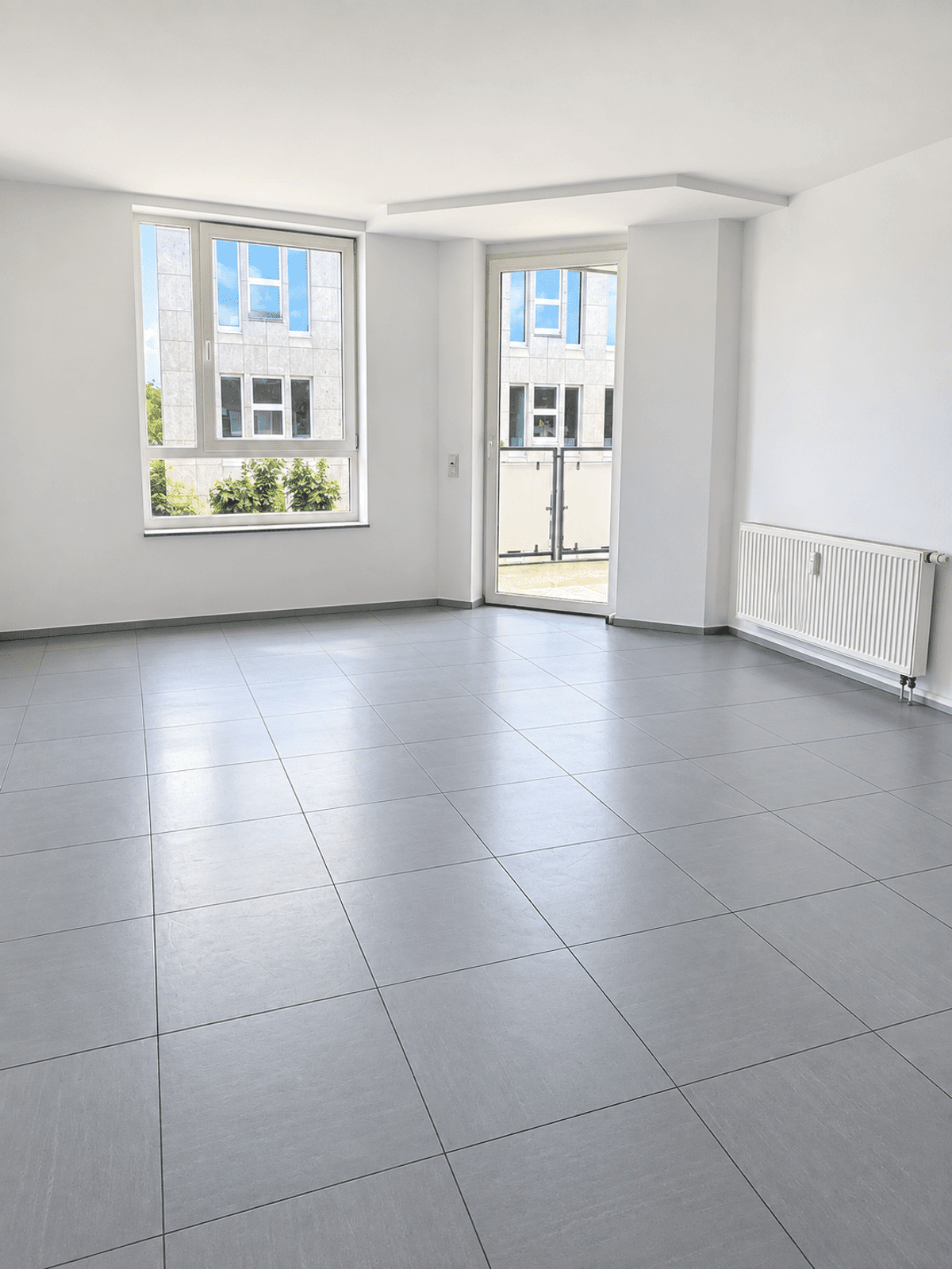 Bezugsfrei | Moderne 4-Zimmer-Wohnung mit Balkon und Tiefgarage im beliebten Oberbilk – 40227 Düsseldorf – Bild 1 von 9