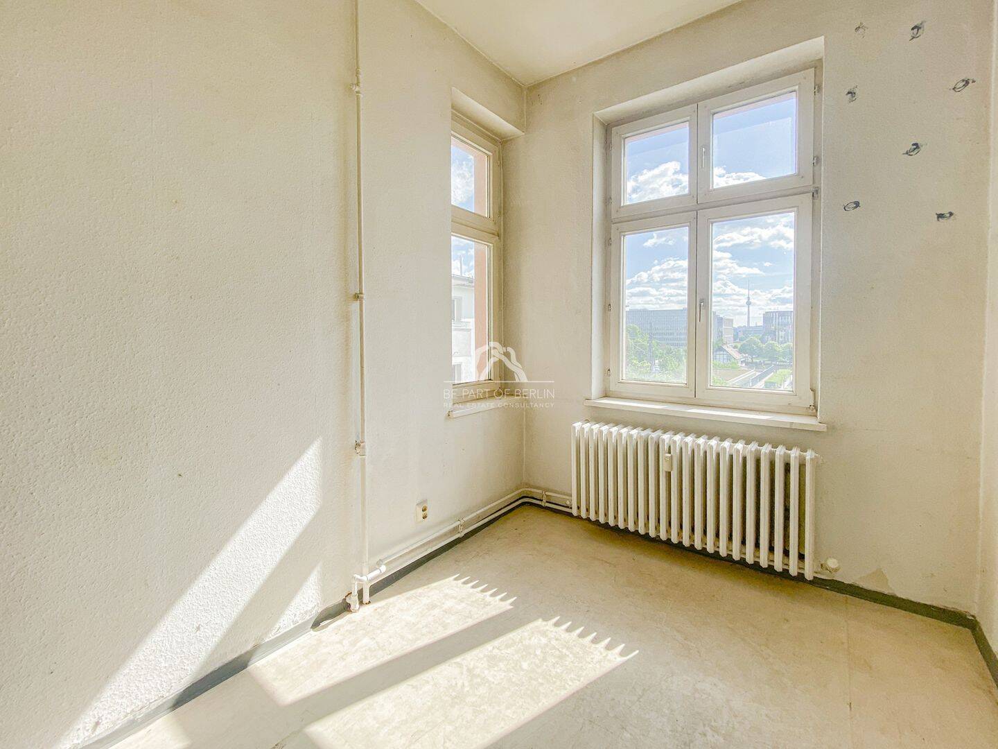 WOHNJUWEL MIT POTENZIAL! GROßZÜGIG GESCHNITTENE & HELLE WOHNUNG AM REGIERUNGSVIERTEL! PROVISIONSFREI – Berlin – Vorschaubild 8
