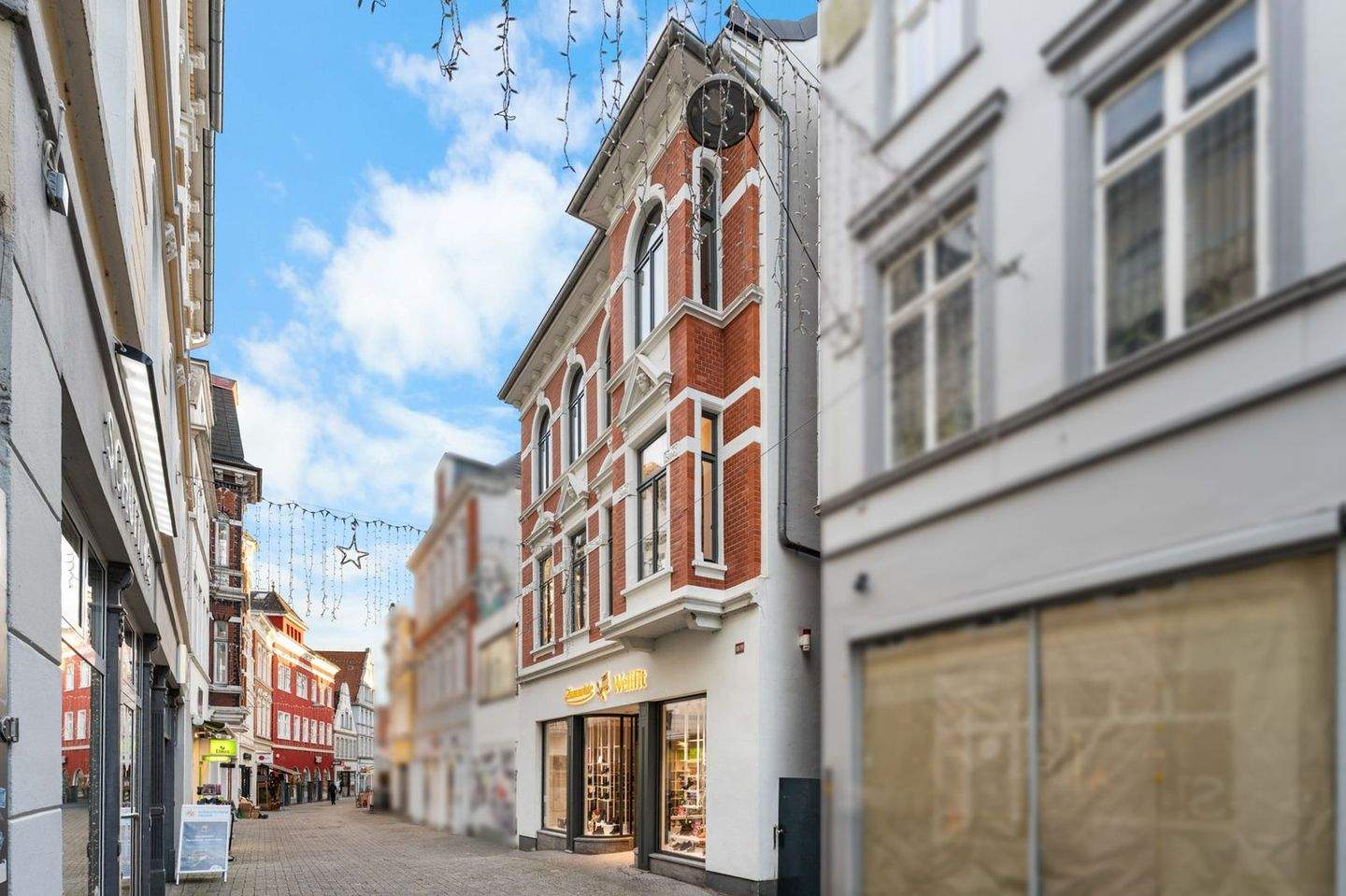 Denkmalgeschützte Wertanlage: Wunderschönes Wohn- und Geschäftshaus im Herzen Oldenburgs – Oldenburg – Bild 1 von 9