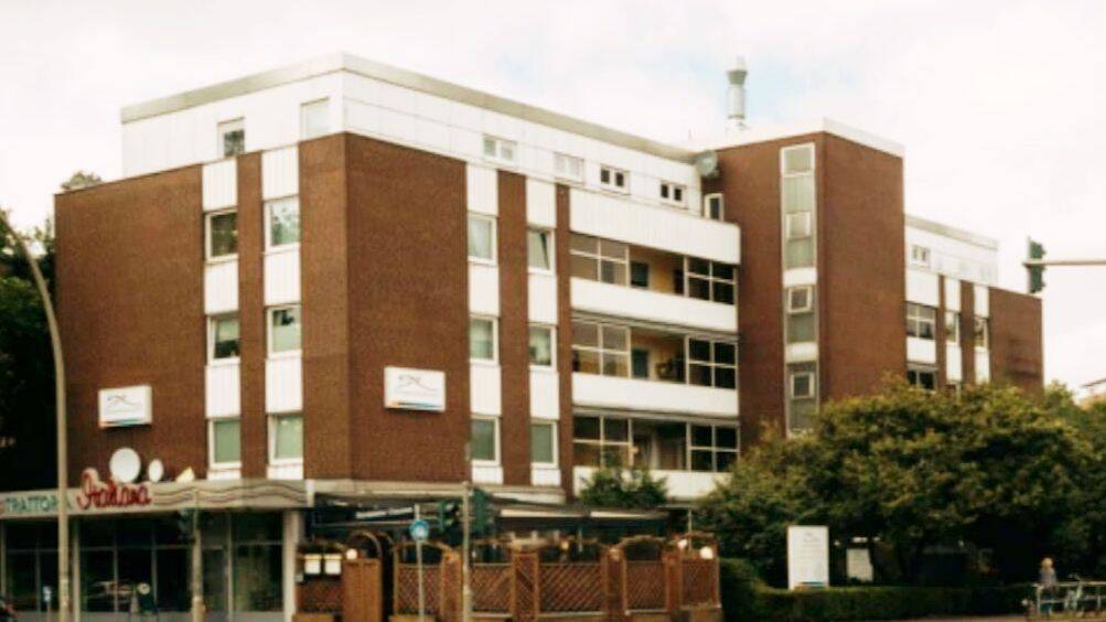 Schöne 2-Zimmer-Wohnung im Staffelgeschoss in Hamburg-Eilbek mit Balkon und Tiefgaragenstellplatz von Privat