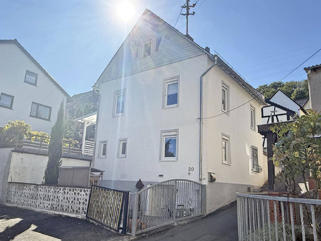 Attraktives freistehendes Einfamilienhaus teilweise mit Blick und schönen Terrassen – Eltville am Rhein – Vorschaubild 2