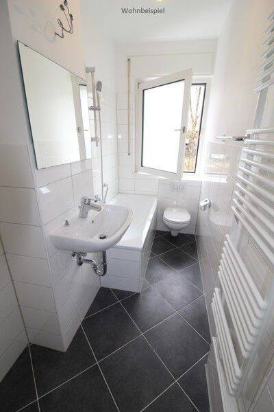 Ideal für Alleinstehende und Rentner - renovierte 1-Zimmer-Wohnung im Erdgeschoss – Augsburg – Vorschaubild 2