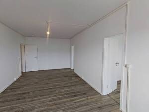 Großzügige 3-Zimmer-Wohnung mit Küche und Balkon in Rostock – 18106 Rostock – Vorschaubild 3
