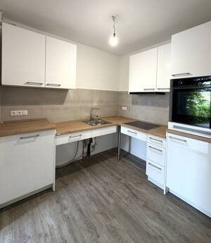 Rollstuhlgerechte Wohnung mit Stellplatz vor der Tür und Terrasse! – 20539 Hamburg – Vorschaubild 3