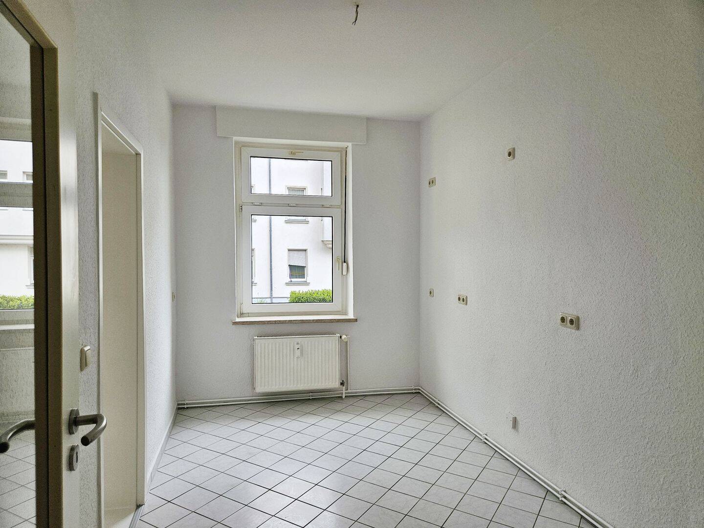 Mit Video: Praktisch & hübsch: Erkerwohnung mit Duschbad – Magdeburg – Vorschaubild 5