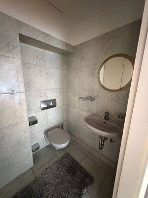 Exclusive, hochwertig möblierte 3 Zi Terrassenwohnung mit Whirlpool für mind. 12 Monate zu vermieten – 40476 Düsseldorf – Vorschaubild 5