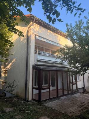 Vielseitiges Mehrfamilienhaus in Top-Lage von Stuttgart-Büsnau! Sofort bezugsfrei & provisionsfrei! – 70569 Stuttgart – Vorschaubild 2