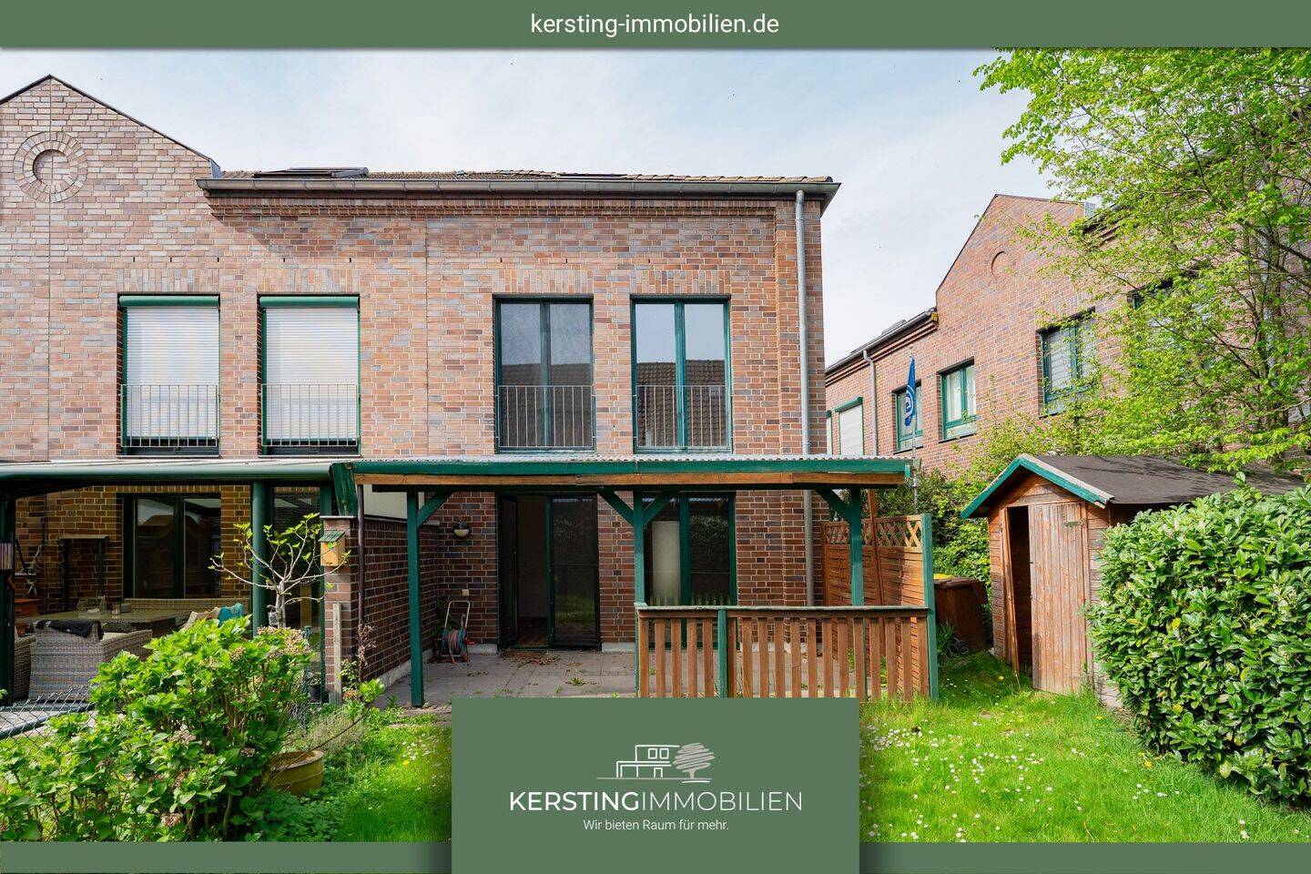 Krefeld-Oppum: Zeitloses 4-Zimmer-Reihenendhaus in schöner Hofanlage mit Garage und zwei Bädern! – Krefeld – Bild 1 von 9
